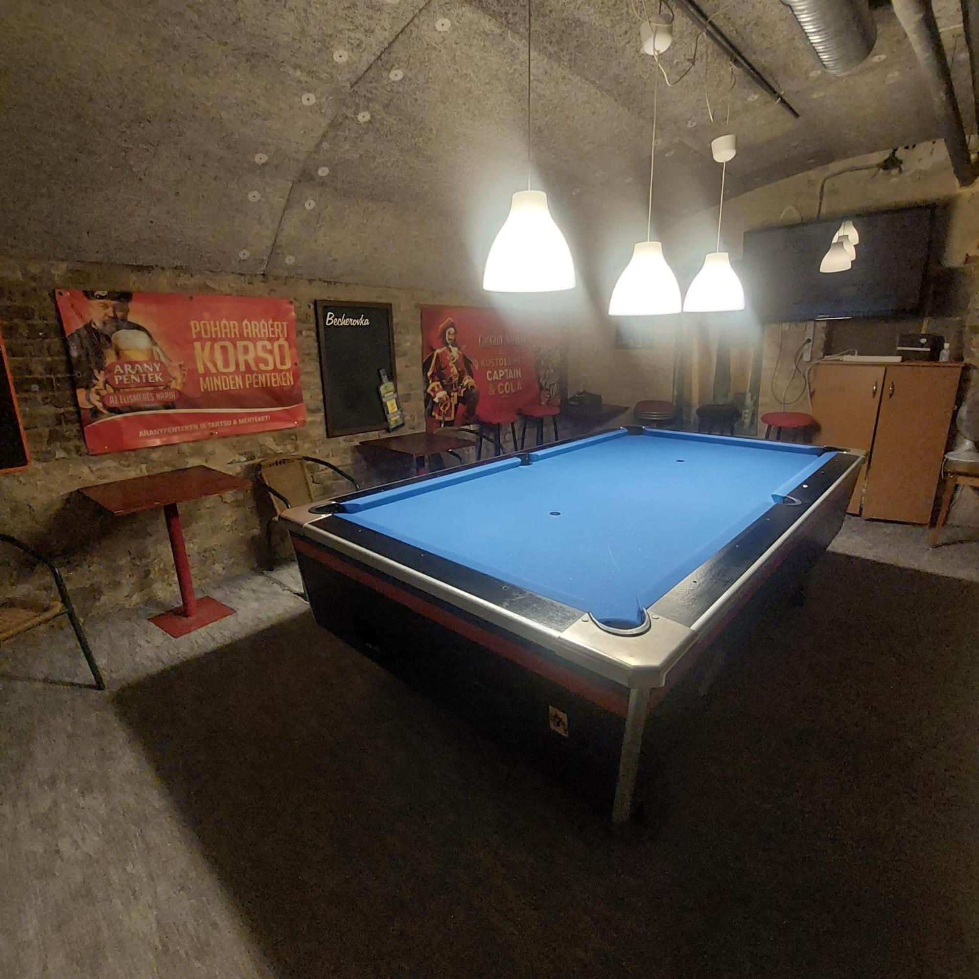 Whole Basement Former Pub2 For Stag Do, Men'S Cave Budapest Esterno foto